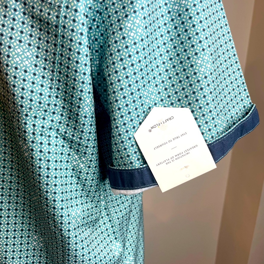 NEW Boys Geo Print Short Sleeve Button Down Shirt Size L - Picture 3 of 5